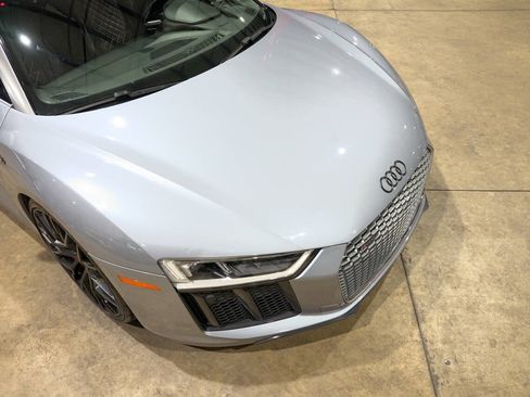 Used 2018 Audi R8 V10 w/ Carbon Exterior Package AWD/4WD image 32