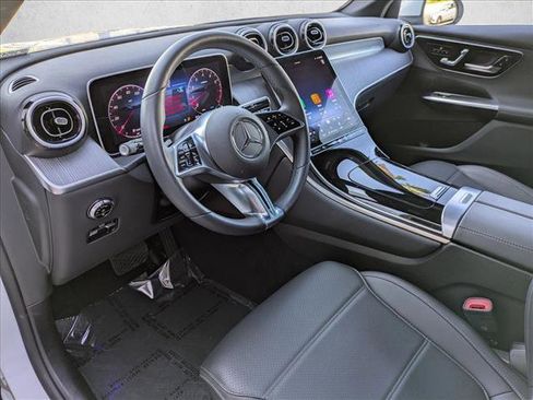 Used 2025 Mercedes-Benz GLC 300 image 13
