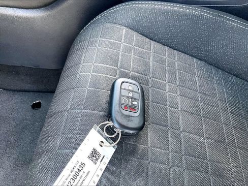 Used 2023 Honda HR-V LX image 30