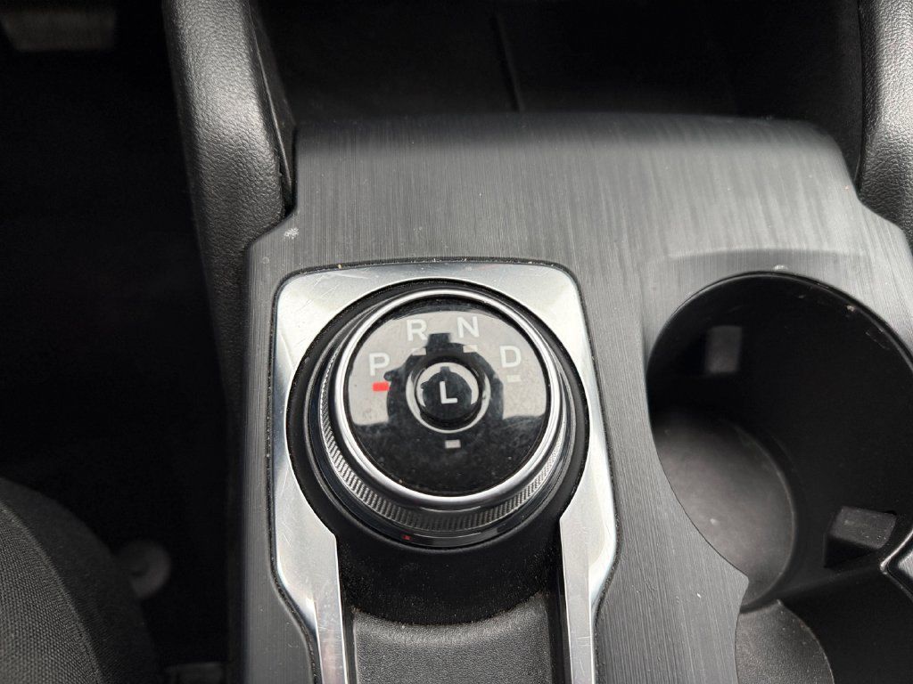 Used 2025 Ford Escape Active AWD/4WD image 30