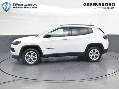 Used 2024 Jeep Compass Latitude AWD/4WD image 9
