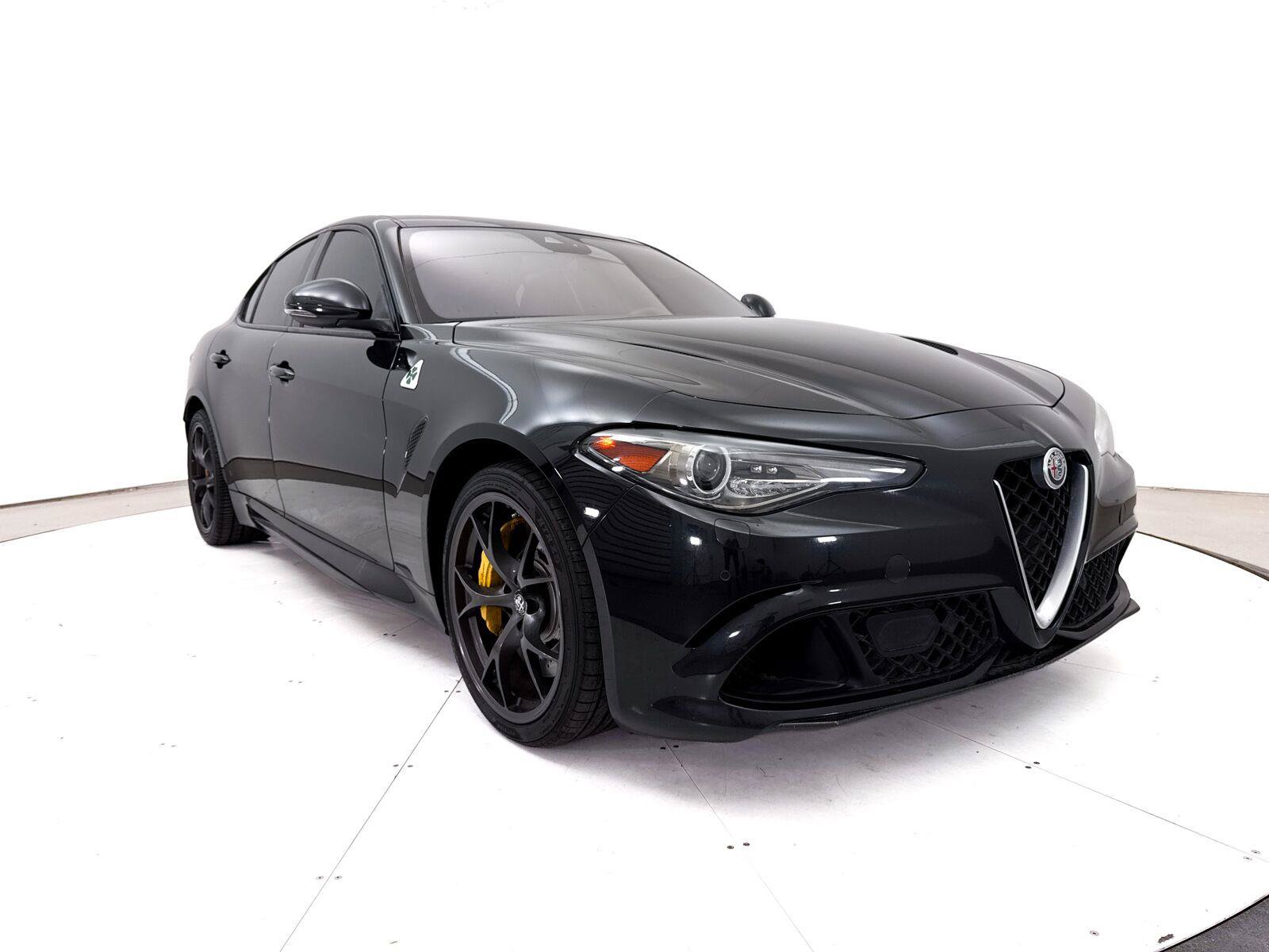 Used 2018 Alfa Romeo Giulia Quadrifoglio w/ Driver Assist Dynamic Package RWD image 12