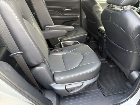 Certified 2025 Toyota Grand Highlander FWD image 25