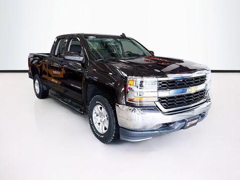 Used 2019 Chevrolet Silverado 1500 LT AWD/4WD image 3