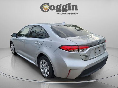 Used 2023 Toyota Corolla LE FWD image 4