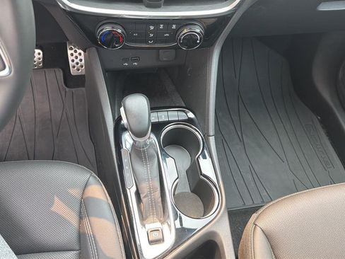 Used 2024 Buick Encore GX Sport Touring AWD/4WD image 7