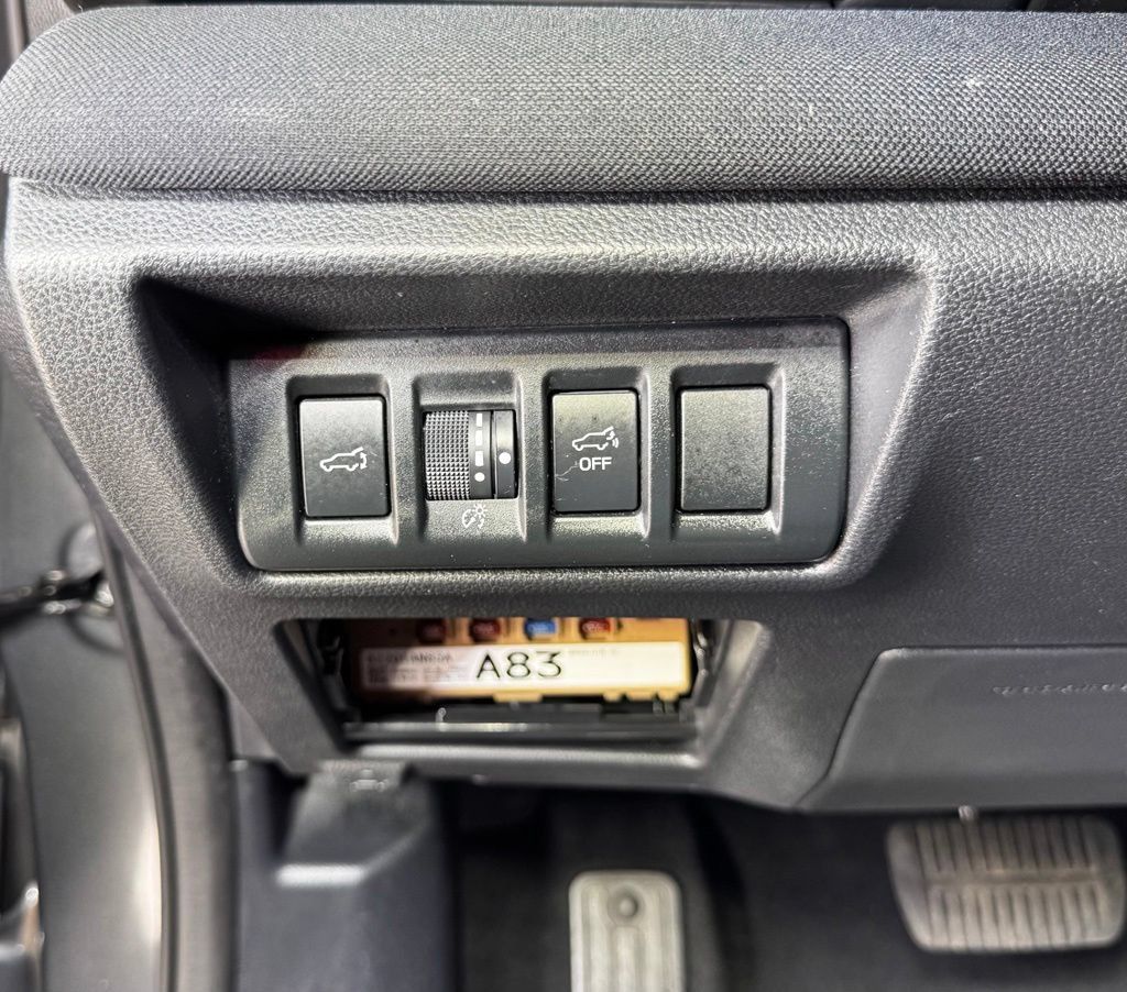 Used 2024 Subaru Outback Premium AWD/4WD image 23