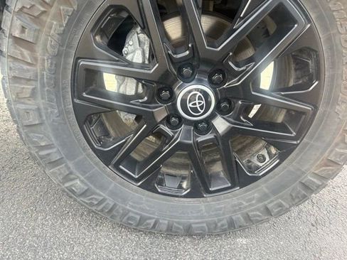 Used 2024 Toyota Tundra Limited image 21