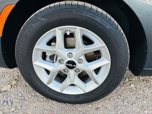 Used 2023 Kia Soul LX w/ LX Technology Package FWD image 15