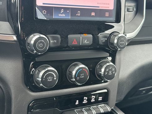 New 2026 RAM 1500 4x4 Crew Cab image 18