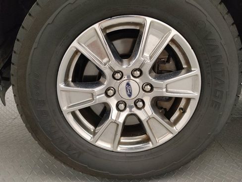 Used 2016 Ford F150 Lariat image 31