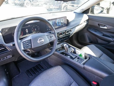 Used 2026 Nissan Sentra SV w/ SV Convenience Package FWD image 13