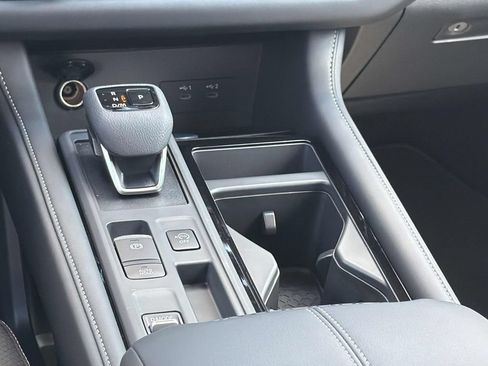 New 2026 Nissan Pathfinder SL FWD image 17