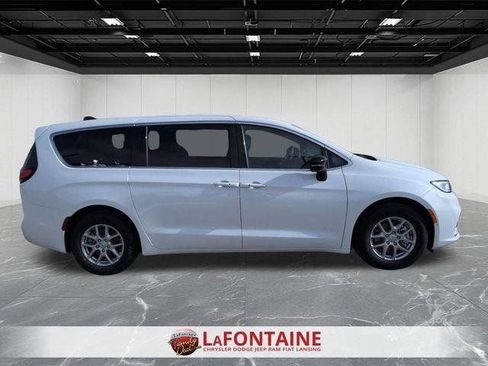 New 2026 Chrysler Pacifica Select FWD image 6