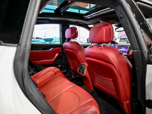 Used 2022 Maserati Levante Modena image 24