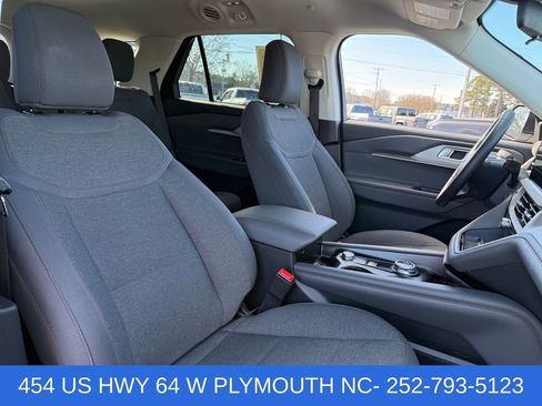 Certified 2025 Ford Explorer Active RWD image 18