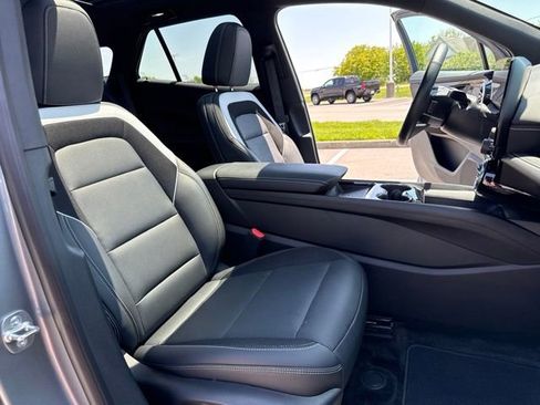 Used 2024 Chevrolet Blazer EV LT AWD/4WD image 34