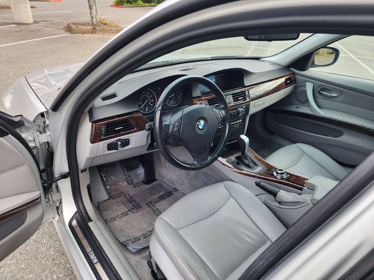 Used 2011 BMW 328i Sedan RWD image 14