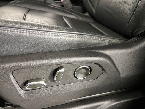 Used 2025 GMC Yukon Denali image 24