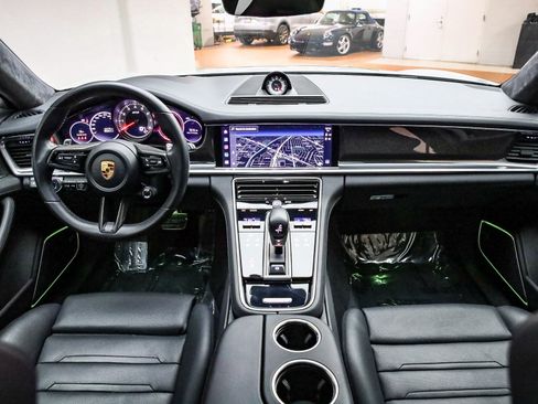 Certified 2022 Porsche Panamera GTS image 16