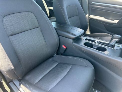 Used 2022 Nissan Altima 2.5 SV FWD image 11