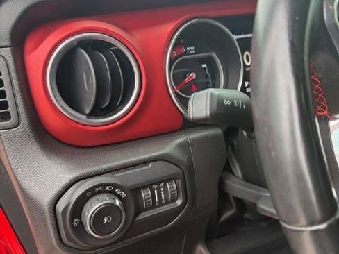 Used 2022 Jeep Wrangler Unlimited Rubicon w/ Cold Weather Group image 26