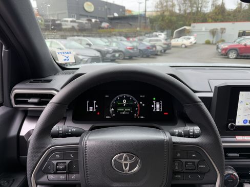 Certified 2025 Toyota 4Runner SR5 image 14