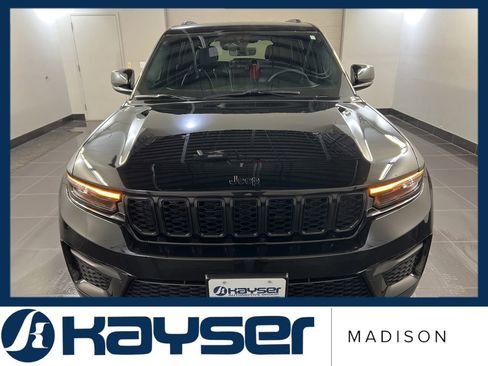 Used 2025 Jeep Grand Cherokee Altitude AWD/4WD image 2