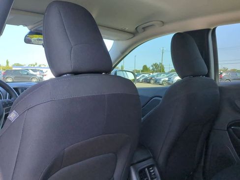 Used 2019 Jeep Cherokee Latitude w/ Popular Appearance Group image 17