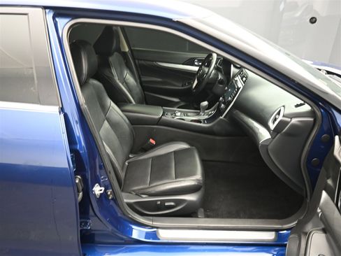 Used 2018 Nissan Maxima 3.5 SV image 9