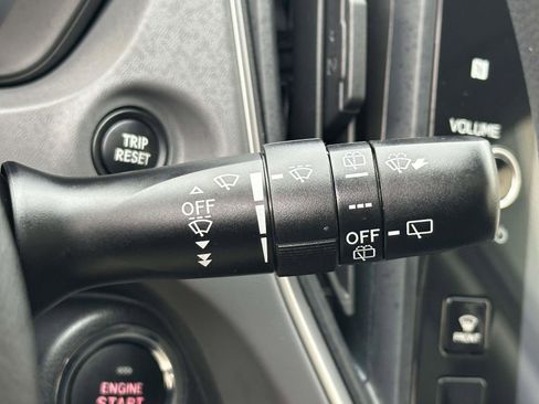 Used 2025 Subaru Crosstrek 2.0i Premium image 24