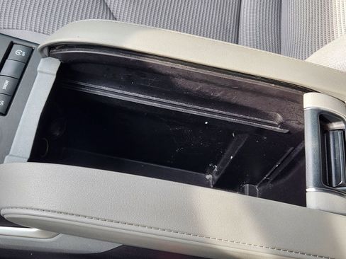 Used 2022 Toyota Highlander L image 21