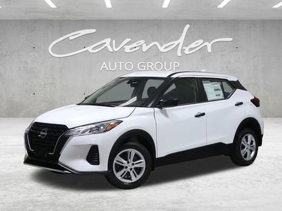 New 2025 Nissan Kicks Play S