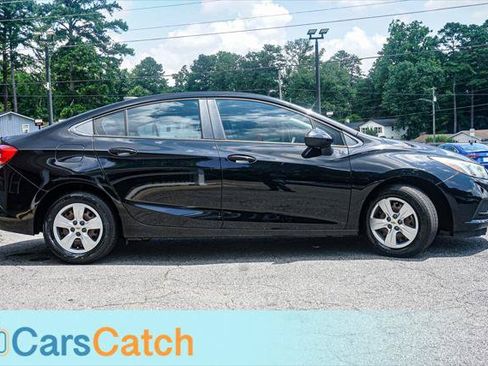 Used 2018 Chevrolet Cruze LS FWD image 2
