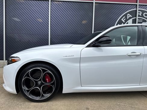 Used 2023 Alfa Romeo Giulia Veloce AWD/4WD image 16