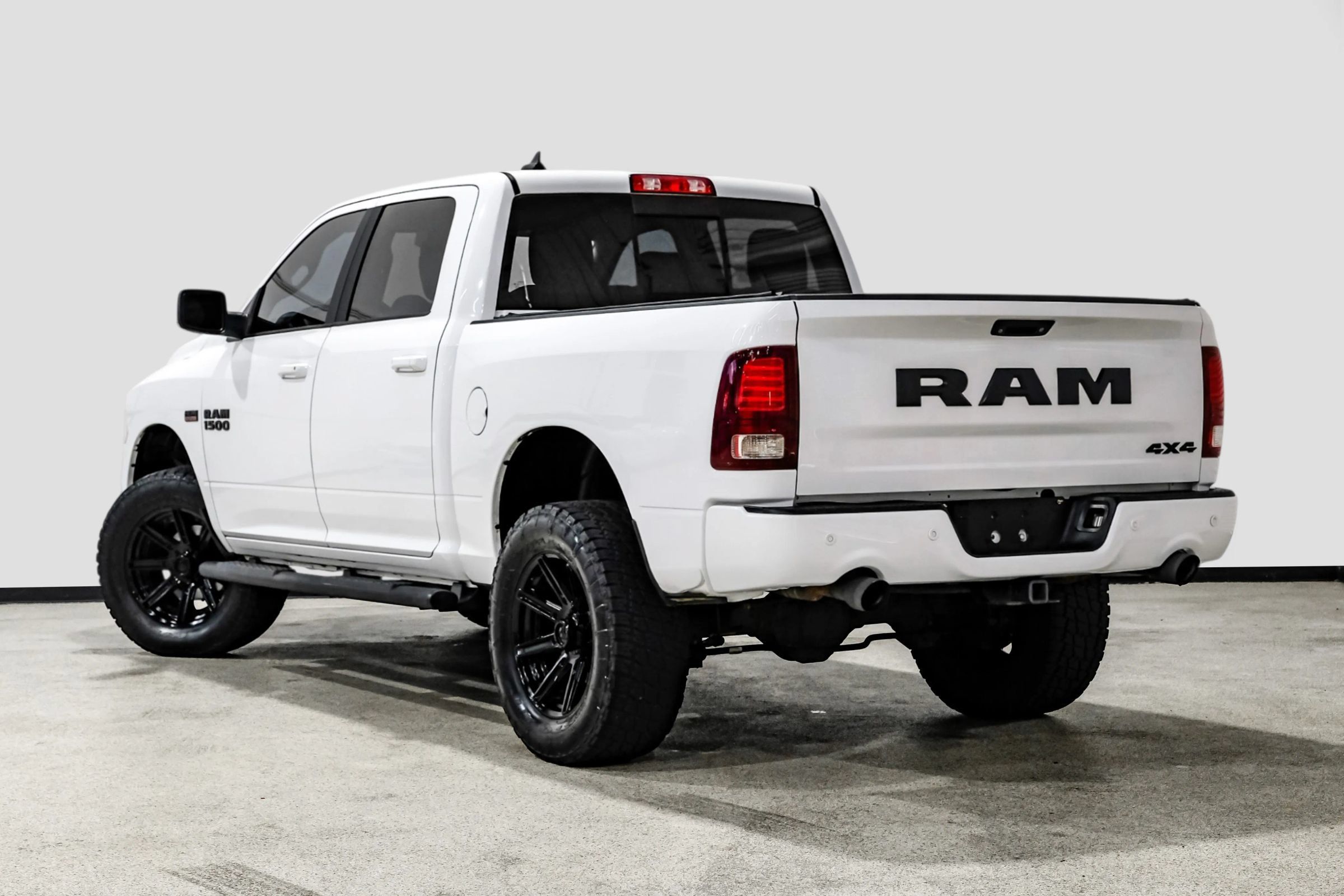 Used 2018 RAM 1500 Sport w/ Quick Order Package 26Q Night AWD/4WD image 7