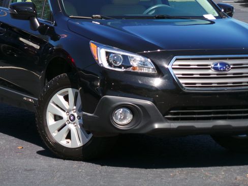 Used 2017 Subaru Outback 2.5i Premium AWD/4WD image 22