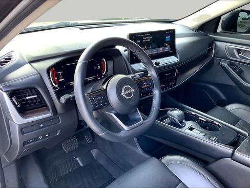 Used 2024 Nissan Rogue Platinum FWD image 18