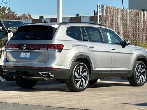 New 2026 Volkswagen Atlas SE FWD image 5