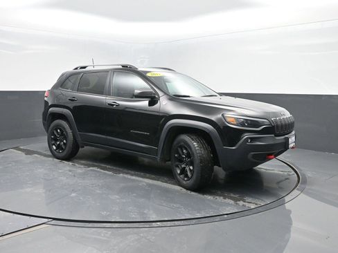 Used 2019 Jeep Cherokee Trailhawk w/ Cold Weather Group image 4
