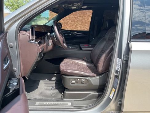 Used 2023 Cadillac Escalade V AWD/4WD image 11