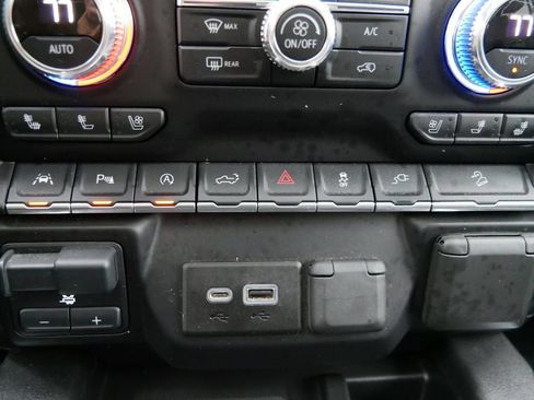 Used 2020 GMC Sierra 1500 SLT w/ SLT Premium Plus Package AWD/4WD image 22