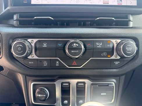 Used 2026 Jeep Wrangler Sport AWD/4WD image 11