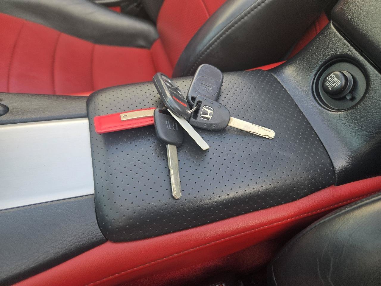 Used 2004 Honda S2000 image 46