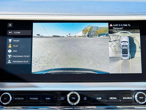 Used 2024 Bentley Flying Spur V8 image 74