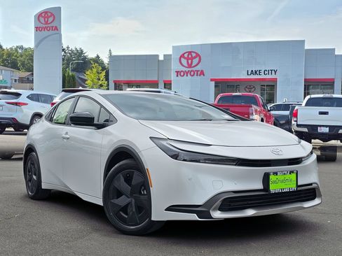 New 2026 Toyota Prius Plug-In Hybrid FWD image 1