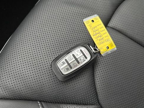 New 2026 Chrysler Pacifica Limited image 31