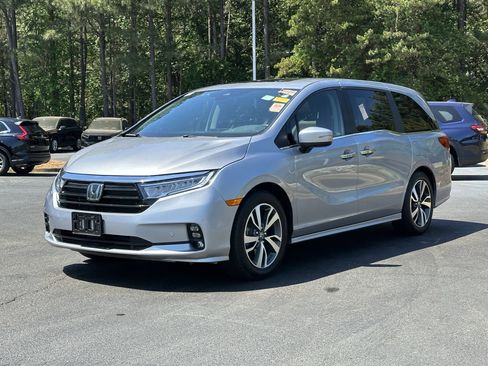 Used 2023 Honda Odyssey Touring image 5