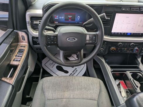 Used 2024 Ford F250 XLT w/ Black Appearance Package AWD/4WD image 15