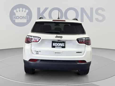 Used 2018 Jeep Compass Latitude w/ Popular Equipment Group AWD/4WD image 5